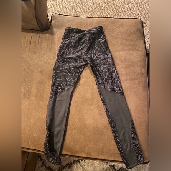 Women’s Small Under Armour running leggings - Picture 2 of 5